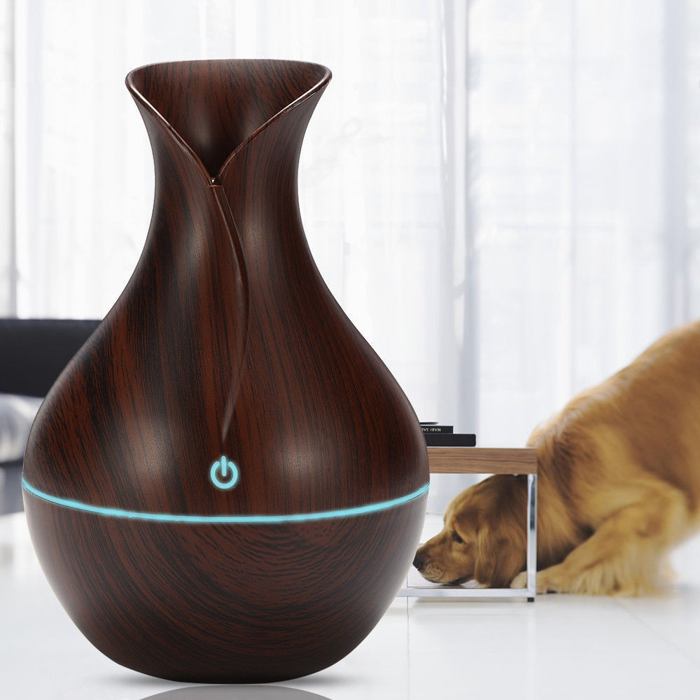 Humidificador con vetas de madera en forma de jarrón